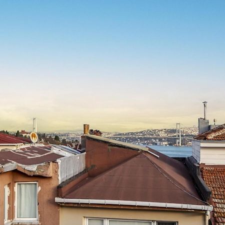 Captivating Flat With Balcony Near Besiktas Pier Lägenhet Istanbul Exteriör bild