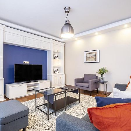 Captivating Flat With Balcony Near Besiktas Pier Lägenhet Istanbul Exteriör bild