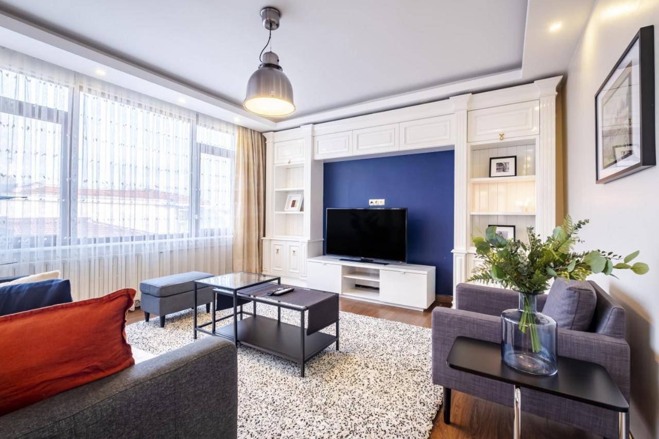 Captivating Flat With Balcony Near Besiktas Pier Lägenhet Istanbul Exteriör bild